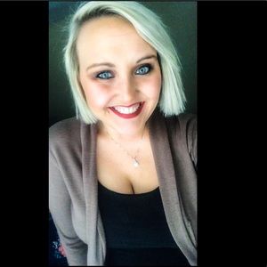 Meet your Posher, Casey